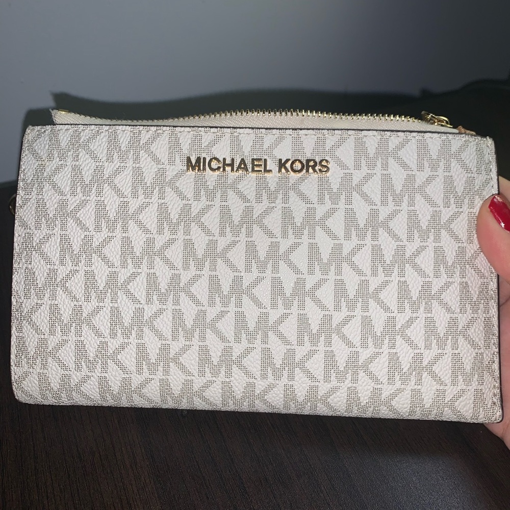 Michael Kors wristlet